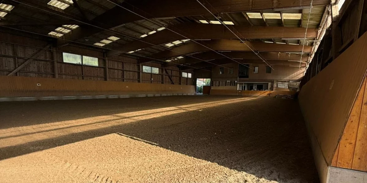 Ausstattung Merlbacher Hof - Blick in die Reithalle